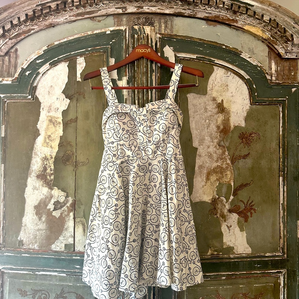 RARE Varga Bicycle Print Fit And Flare Dress. Size L. Waist 30” L26.5”
